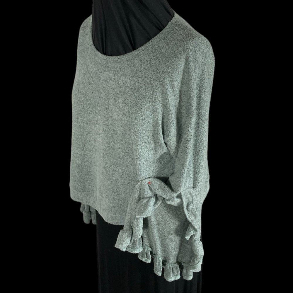 Free Press Soft Comfy Pullover Sweater Sz L Ruffled Split Bell Sleeves